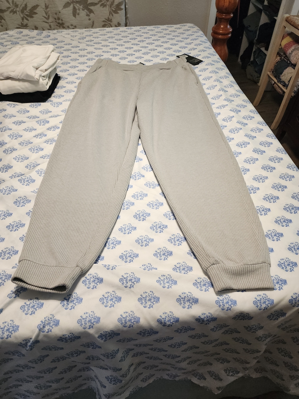 Zobha Light Gray Ribbed Joggers